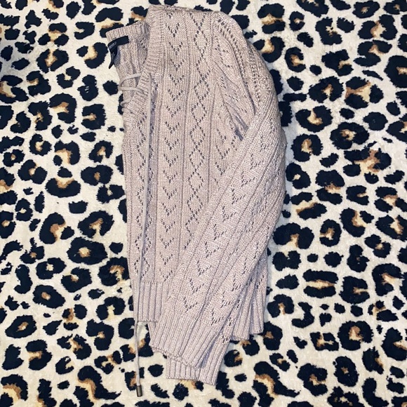 Sweater - Picture 4 of 4